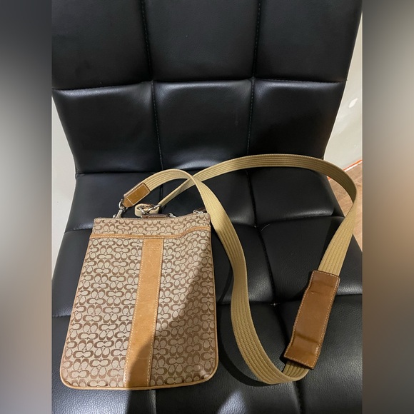 Coach Crossbody - Picture 1 of 3